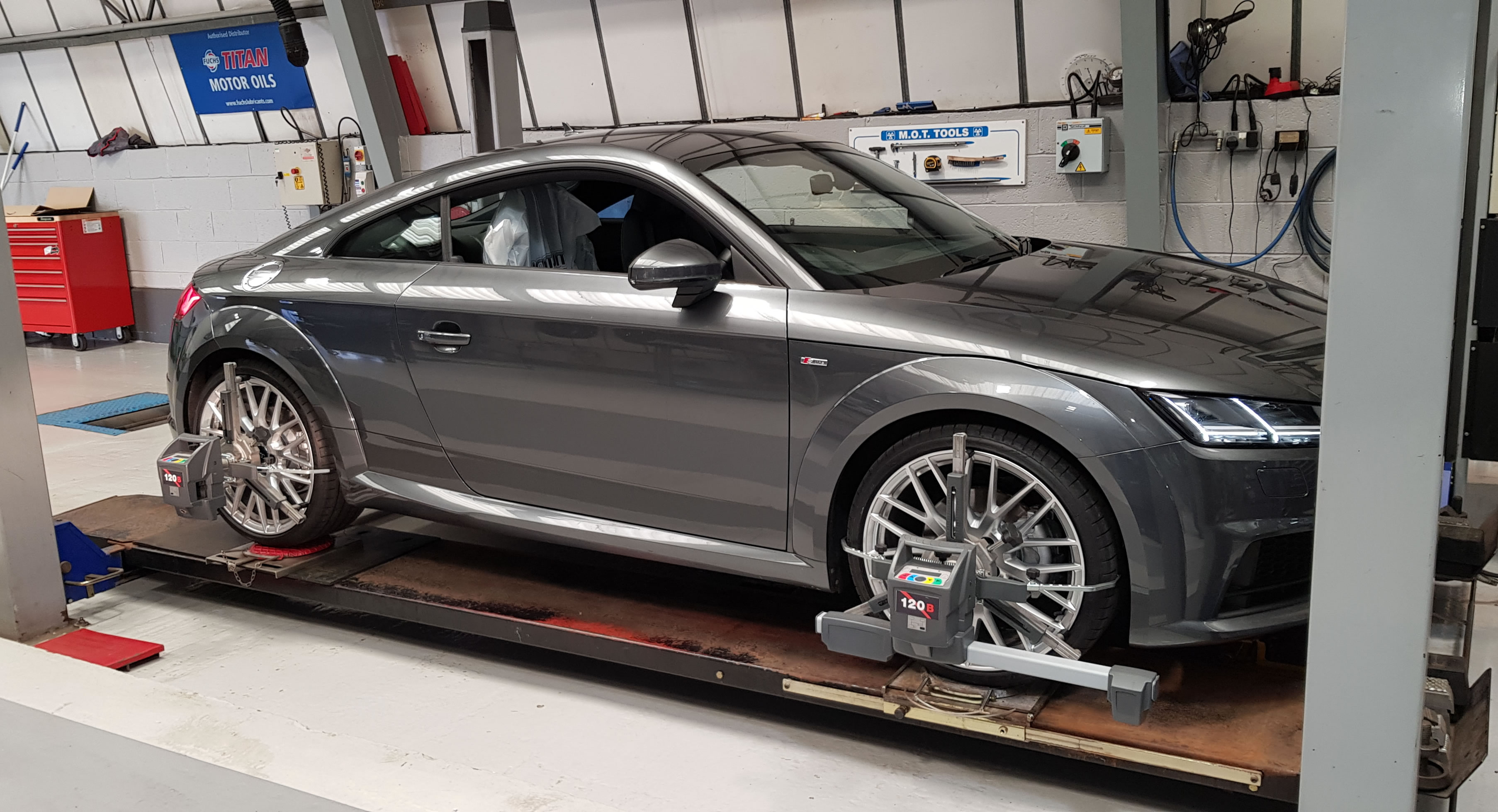 autotecnic workshop German Cars Laser Wheel Alignment