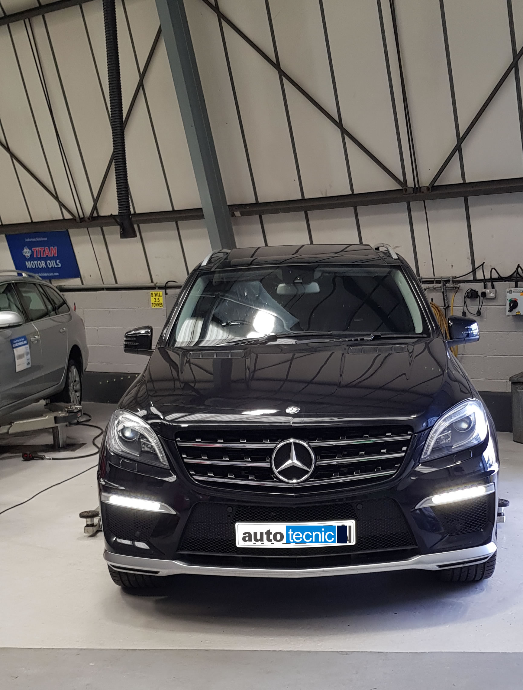 autotecnic workshop Mercdes ML AMG