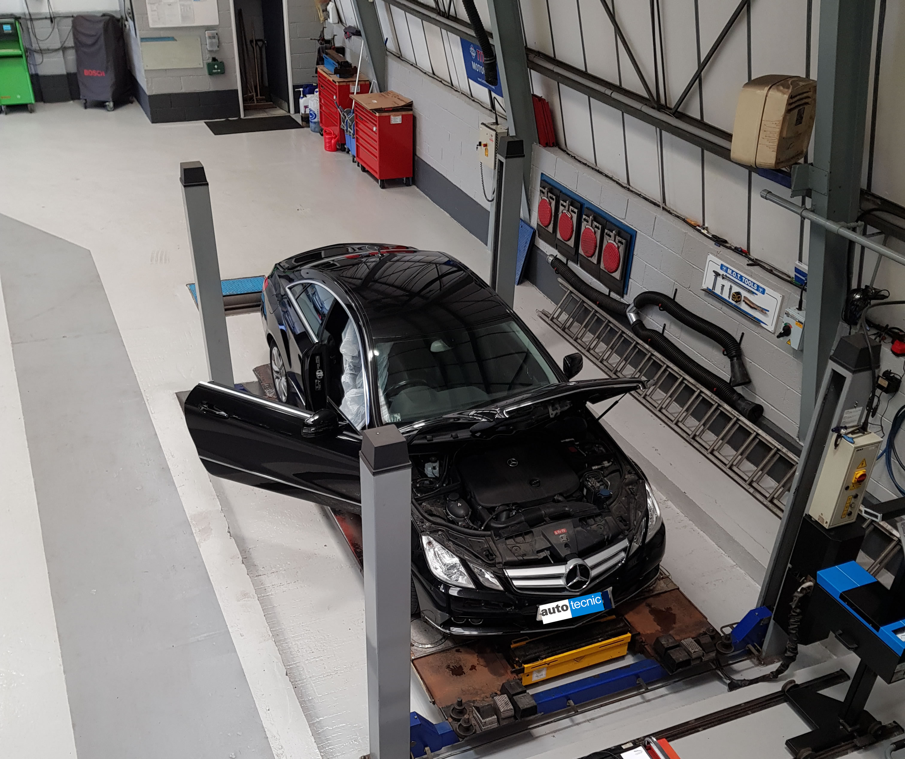 autotecnic workshop Mercedes MOT