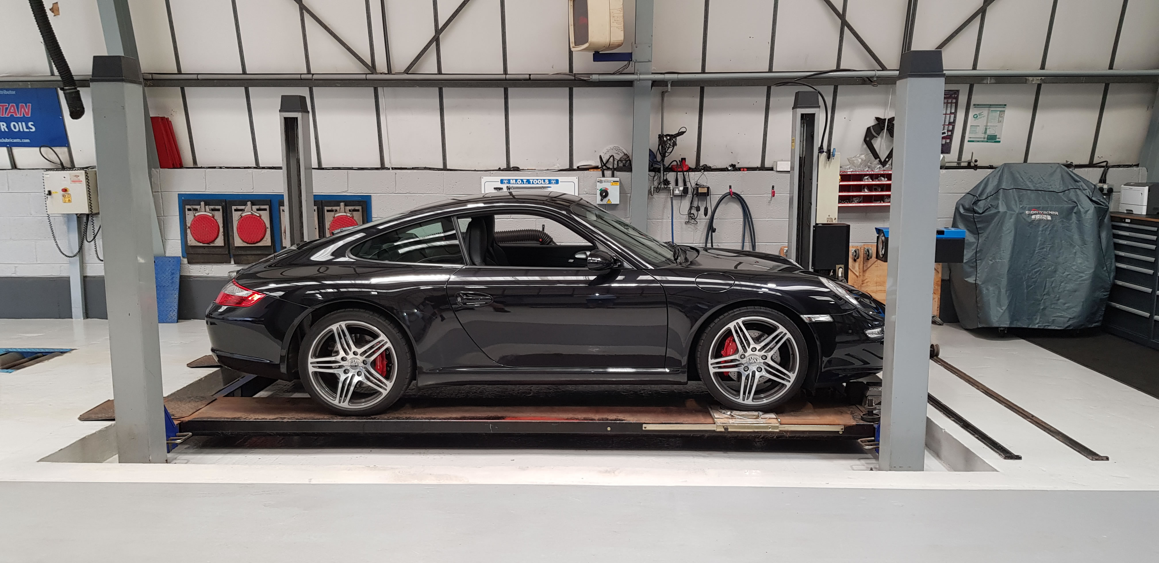 autotecnic workshop Porsche Carrera S