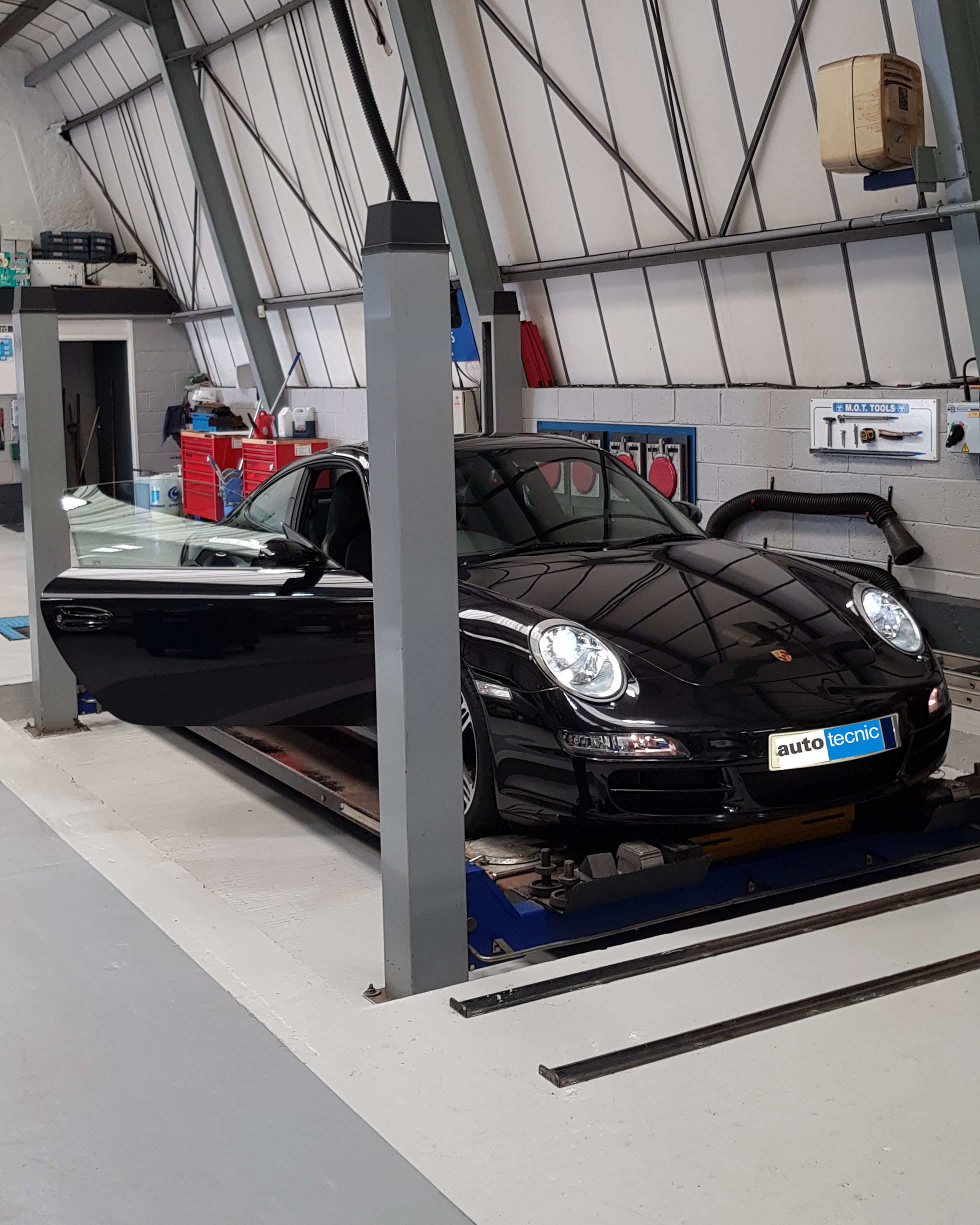 autotecnic workshop Porsche Carrera S